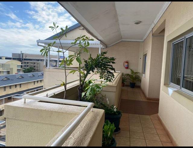 4 BEDROOM APARTMENT FOR SALE IN UMHLANGA RIDGE